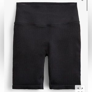 NWT J.Crew SculptStretch high-rise ribbed bike short in black color, Size Small